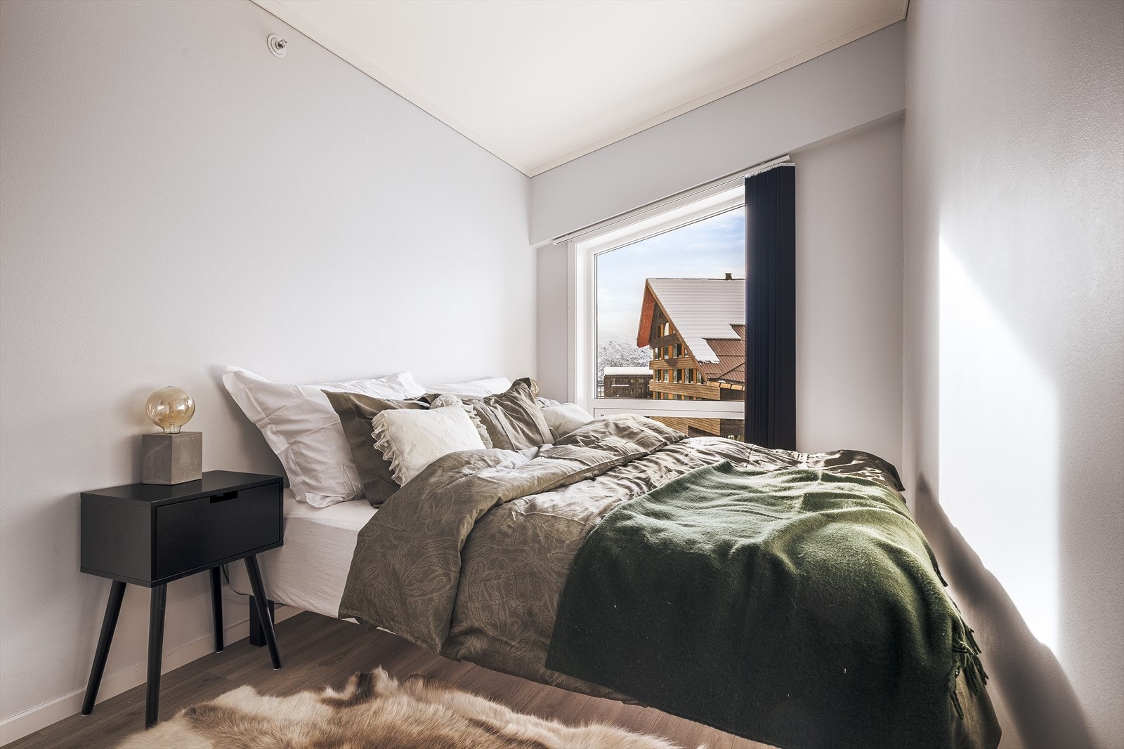 Soverom på 7,4 kvm i tilknytning til loftstuen Galleribilde