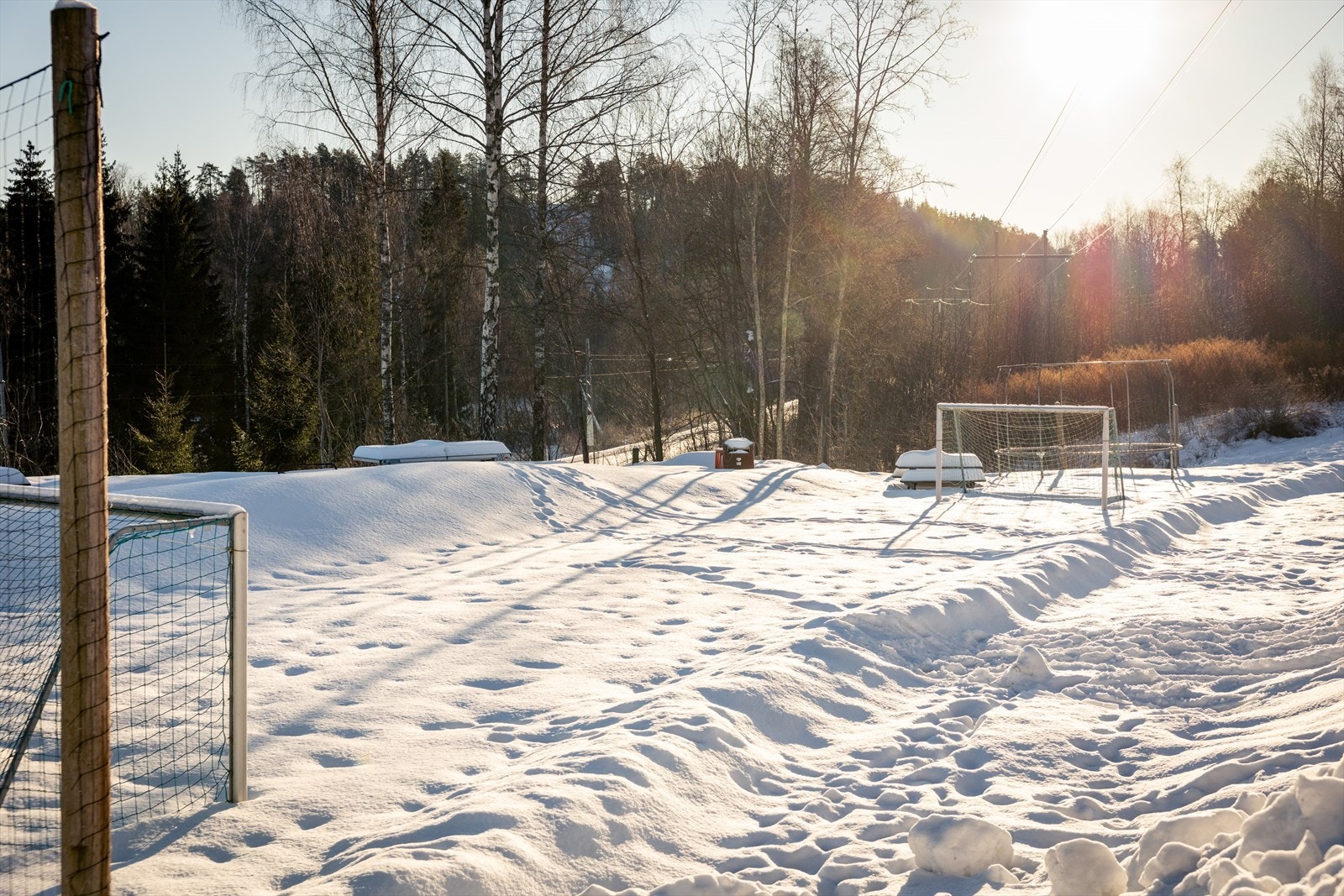Flere idrettsanlegg og ballbinge i umiddelbar nærhet. Galleribilde