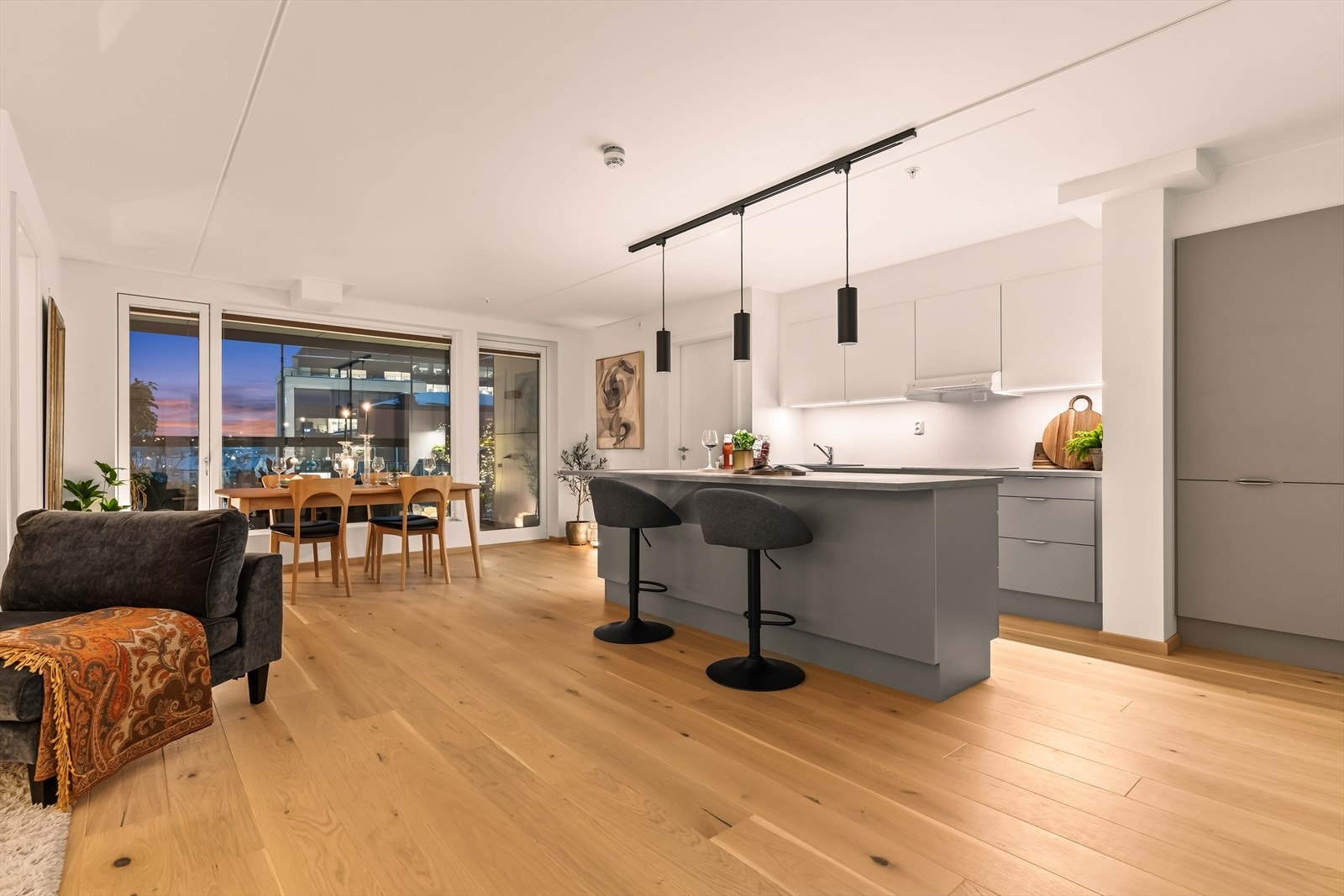 God benkeplass og smarte arbeidsflater Galleribilde