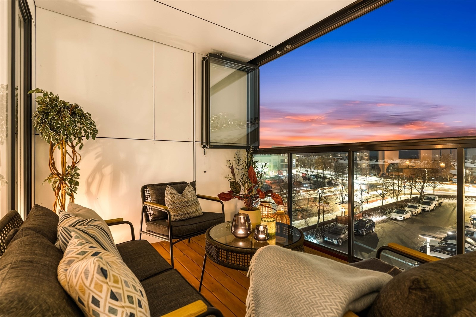 Innglasset balkong Galleribilde