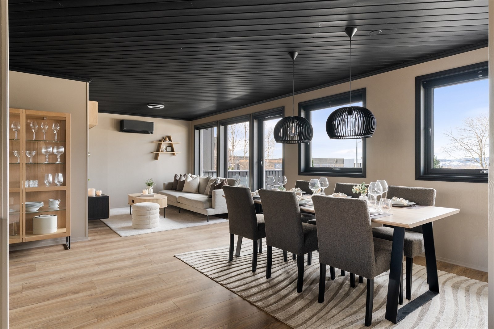 Rommet varmes opp med varmepumpe. Galleribilde