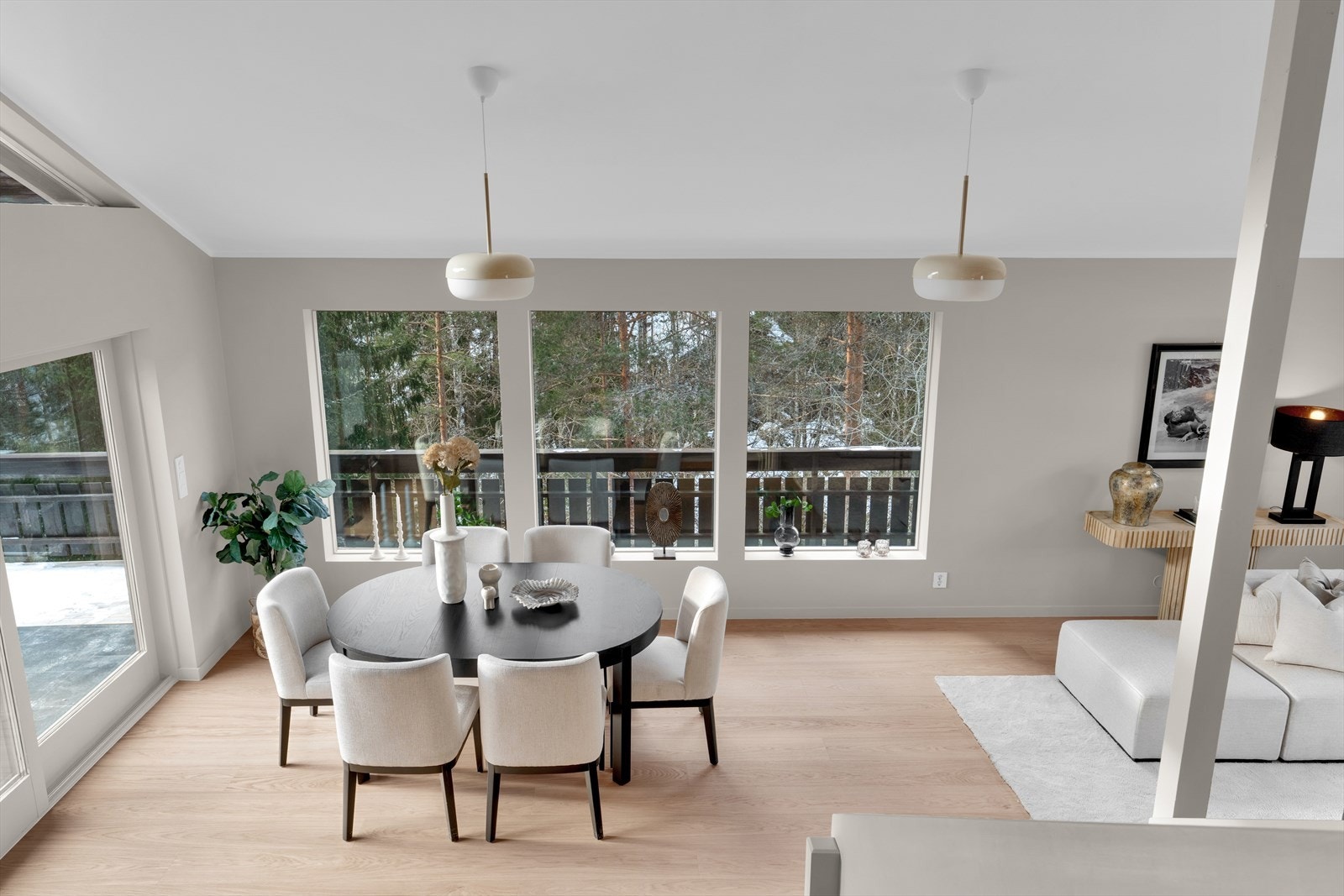 Terrassen går rundt huset Galleribilde