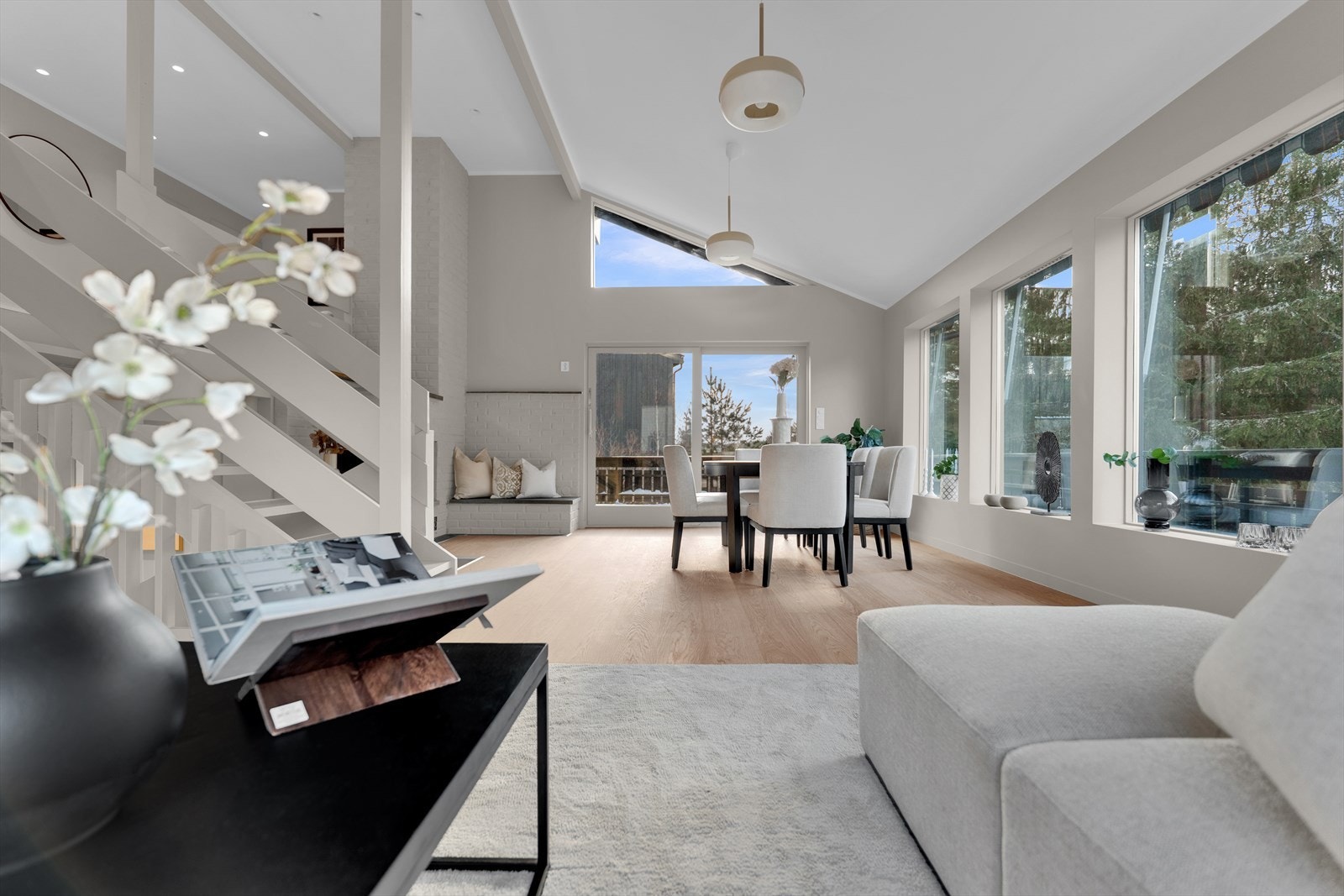 Plass til både salong og spisestue Galleribilde