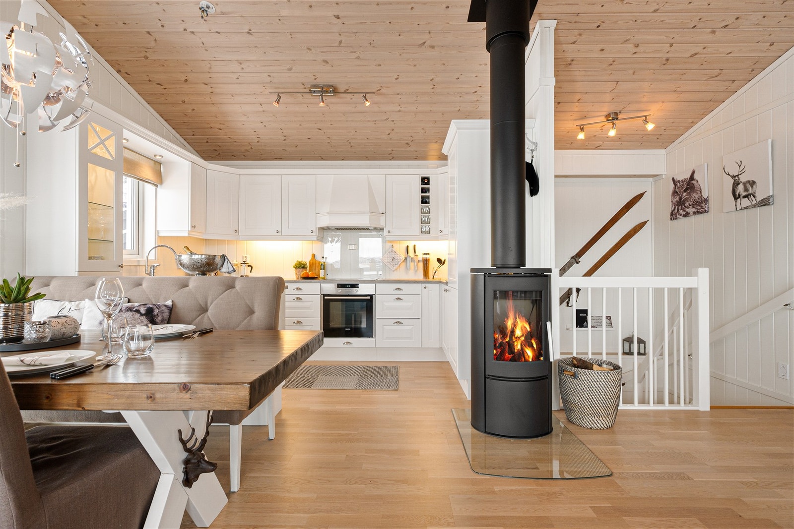 Tråstølsvegen 243 ved ZMegleren Galleribilde