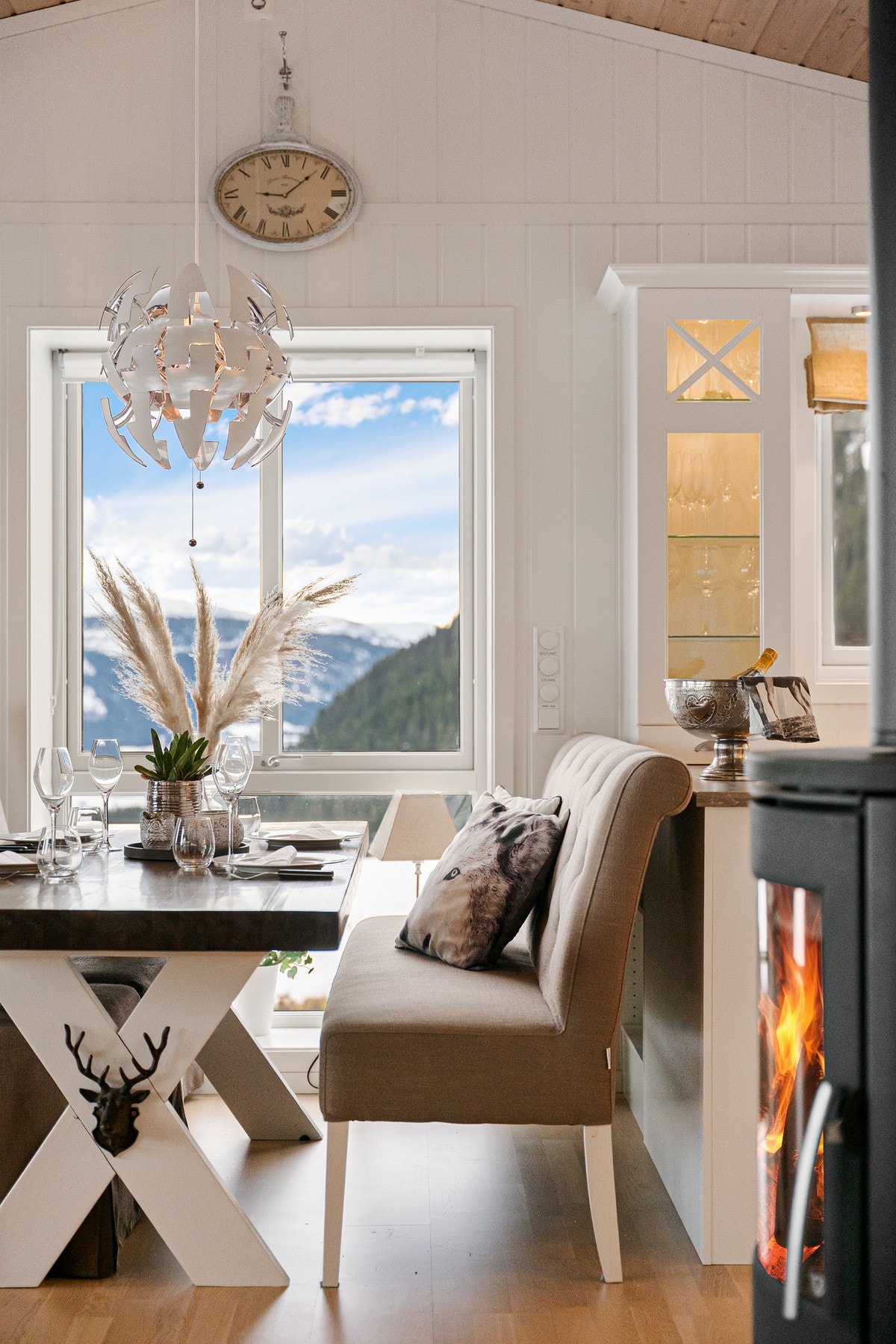 Tråstølsvegen 243 ved ZMegleren Galleribilde