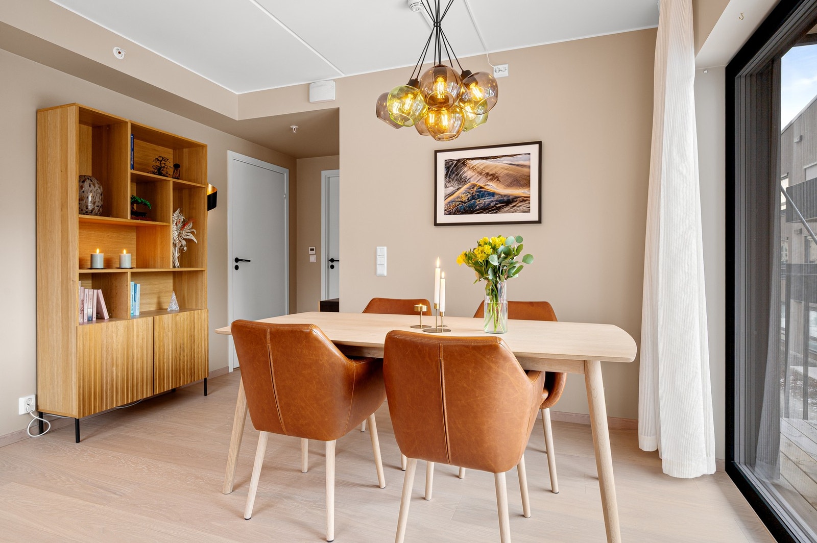 God komfort, med vannbåren varme i alle gulv, samt balansert ventilasjon. Galleribilde