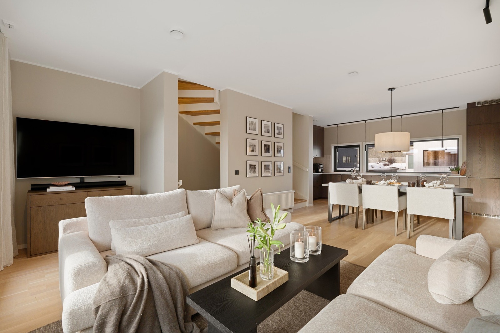 EiendomsMegler 1 ved Anders Keiseraas har gleden av å presentere Tiller-ringen 162M. Foto: Ekaterina Krokstad (Krokstad & Nervik) Galleribilde