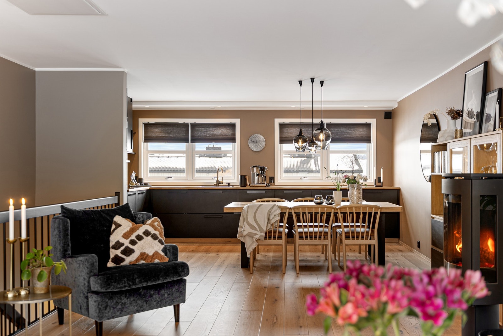 Internett, kabel-TV og kommunale avgifter er inkludert i felleskostnadene. Galleribilde