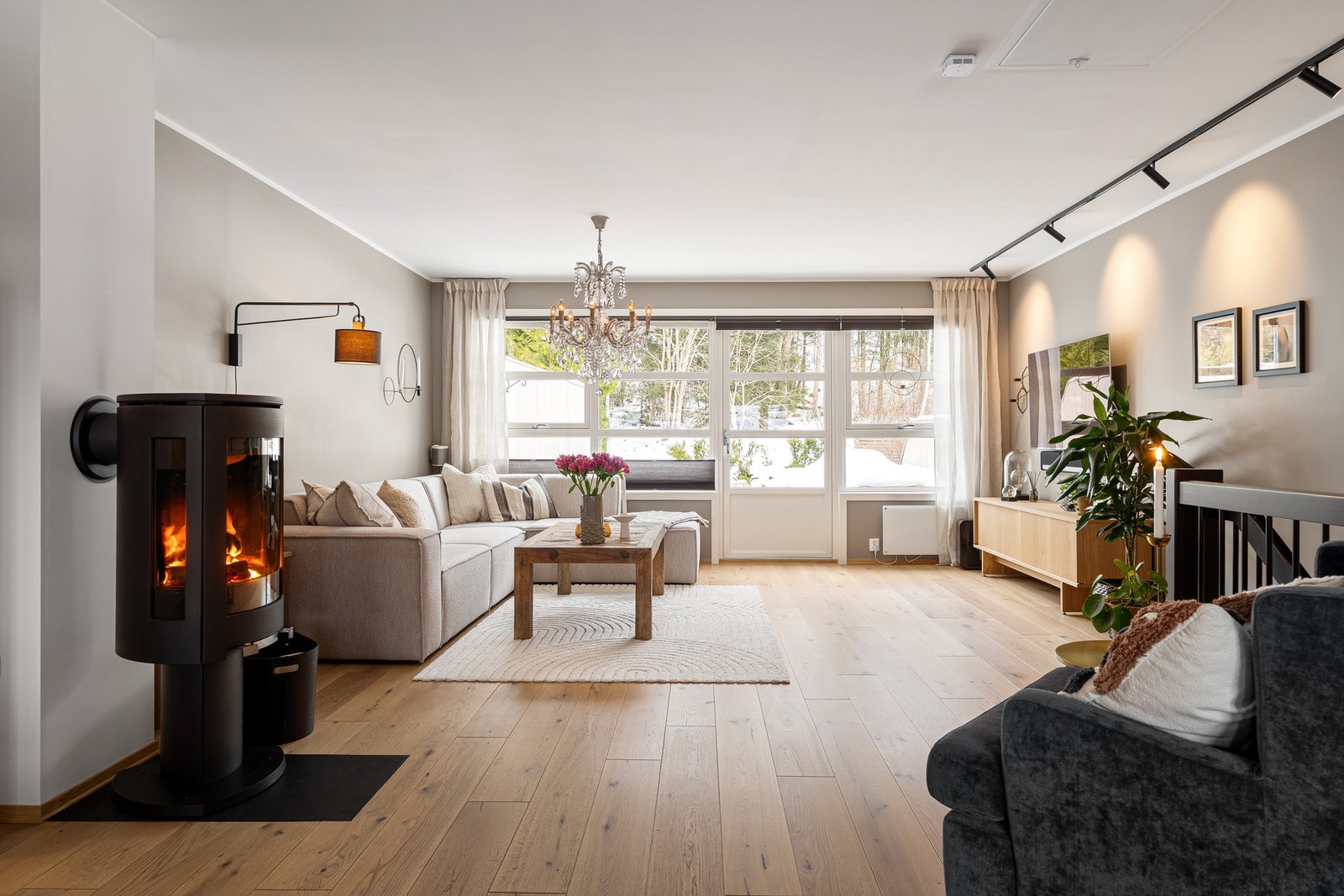 EiendomsMegler 1 ved June Marie Brovold har gleden av å presentere Nedre Flatåsveg 352. Foto: Ekaterina Krokstad (Krokstad & Nervik). Galleribilde