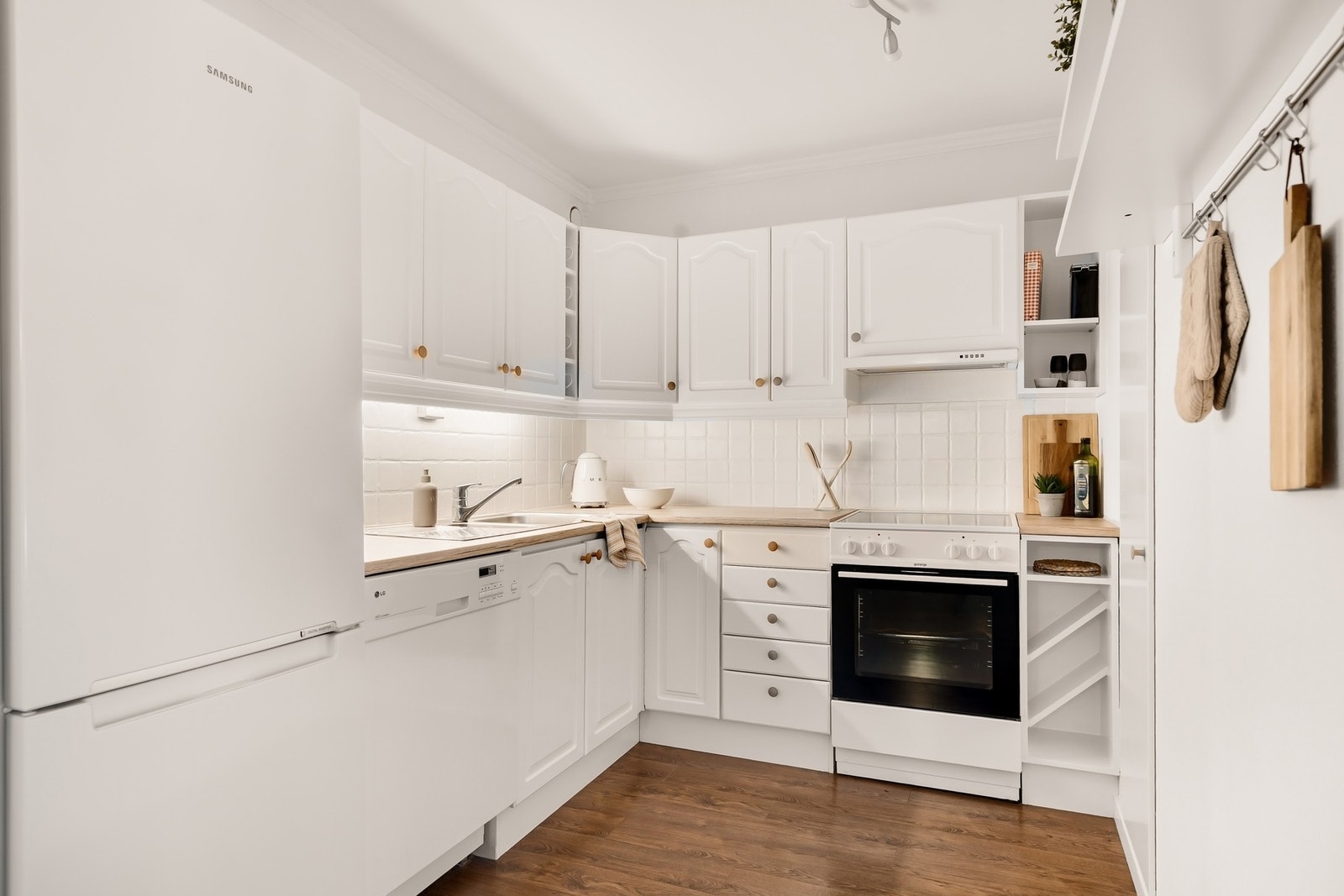 Hvitevarer på kjøkken medfølger Galleribilde