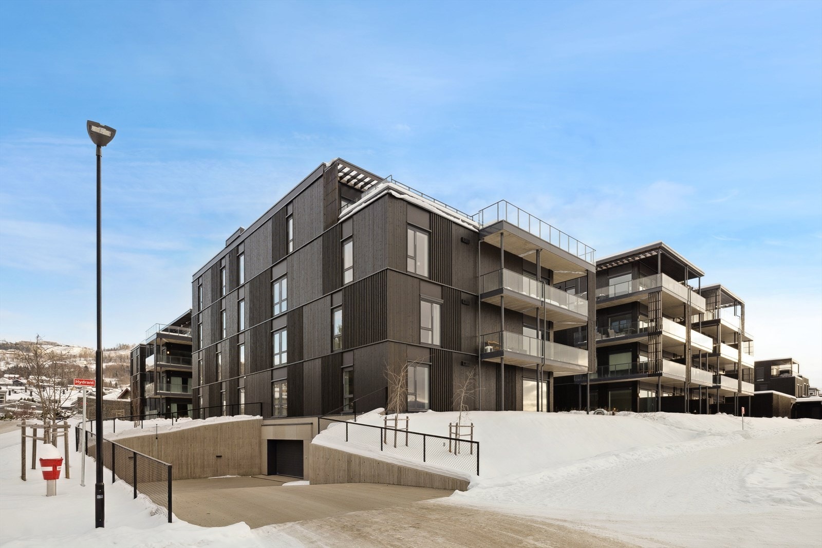 Nedkjørsel til felles garasjeanlegg. Galleribilde