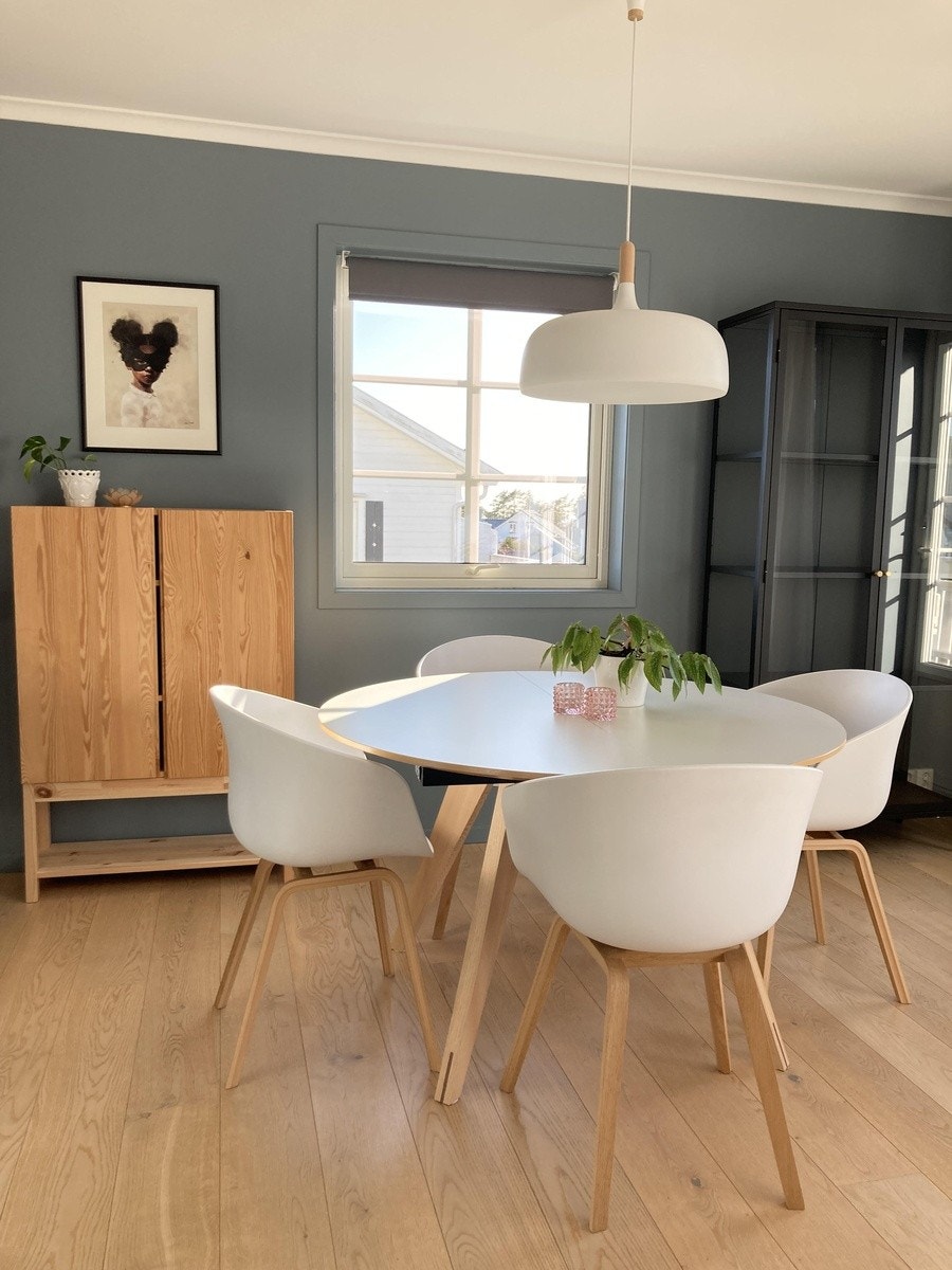 Plass til spisegruppe i stuen (2. etg). Galleribilde