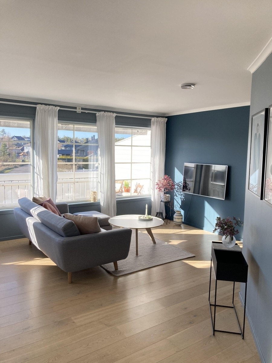 Utgang til veranda fra stuen. Galleribilde