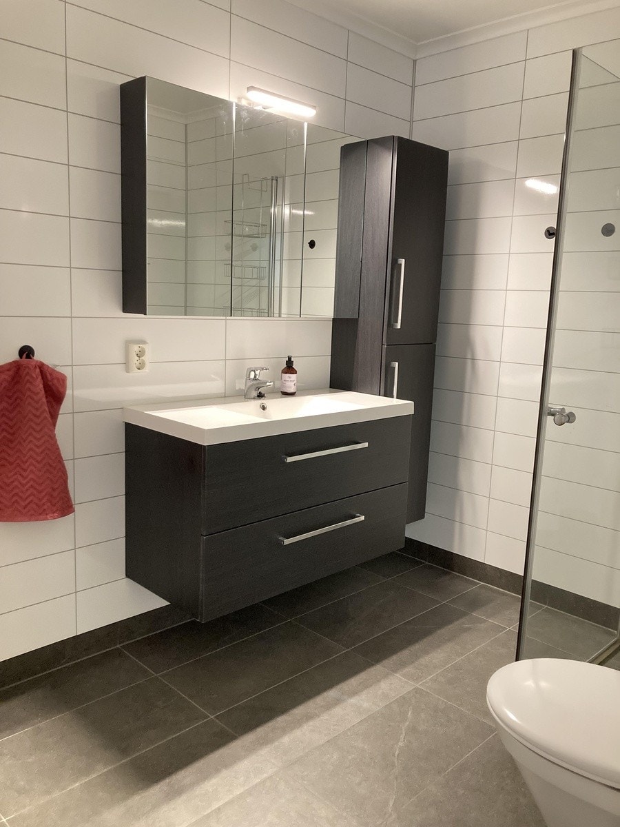 Bad/toalett i tilknytning til hovedsoverom (2. etg). Galleribilde