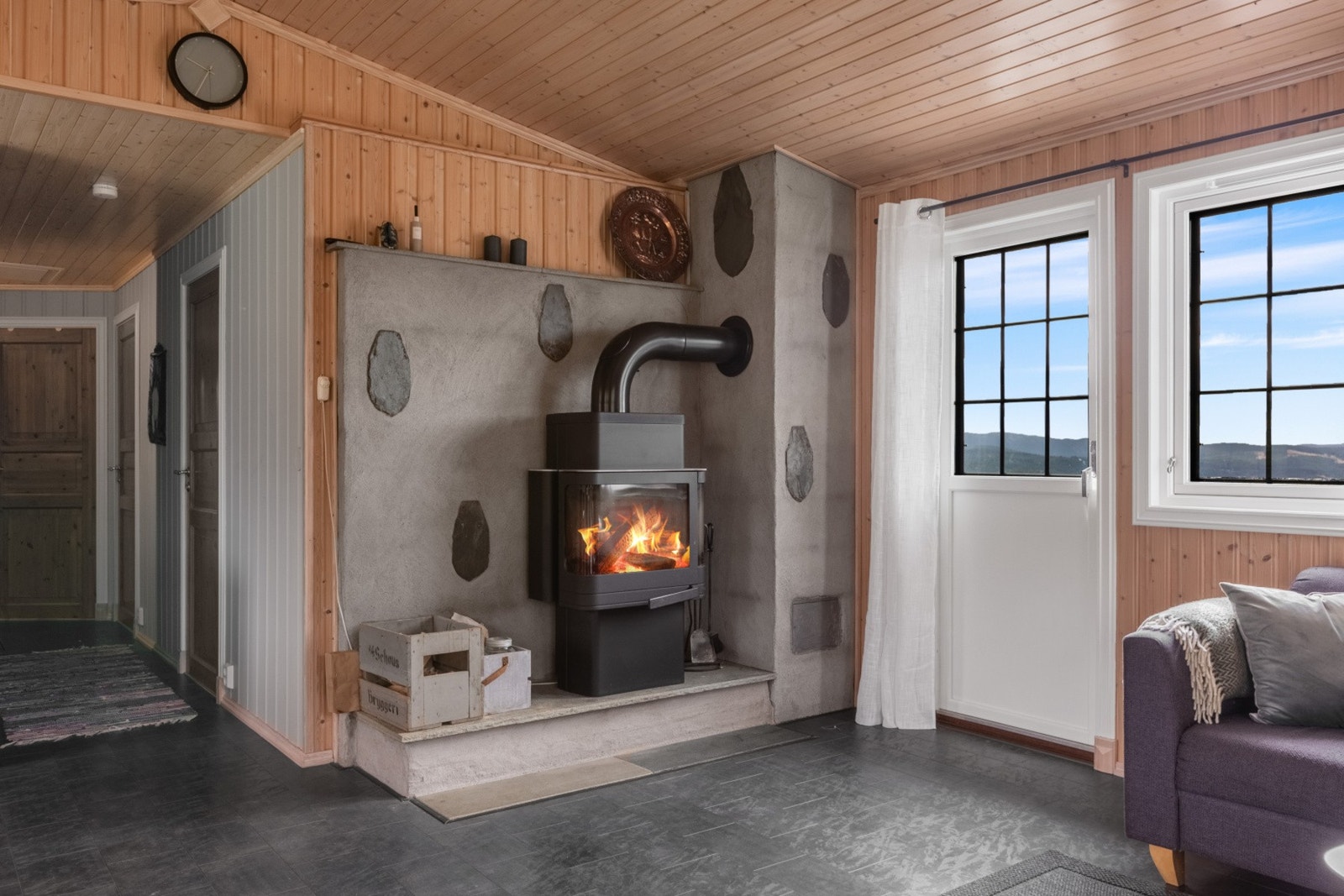 En peisovn gir kos og ekstra varme i den kalde årstida. Galleribilde