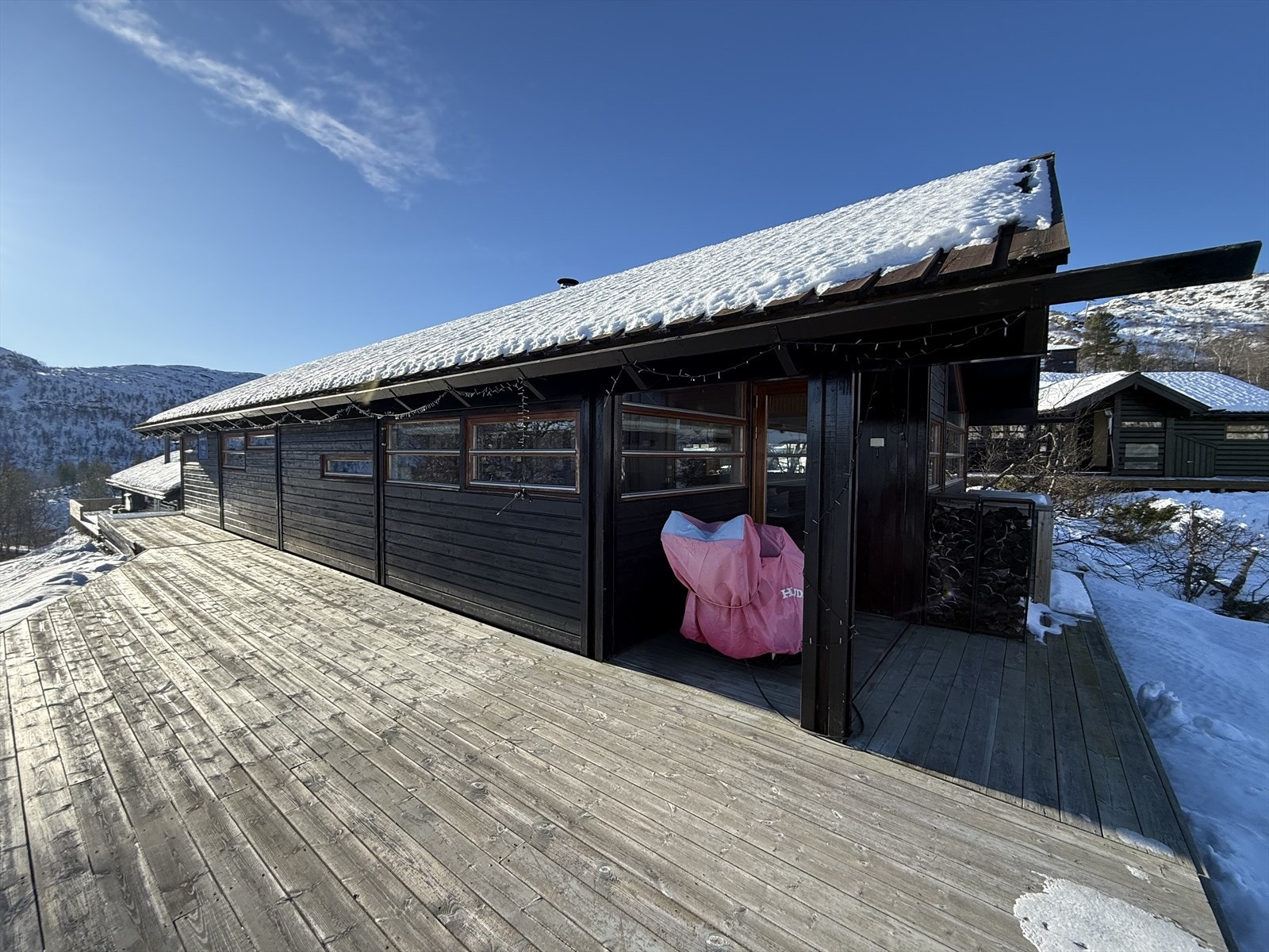 Stor og solrik terrasse Galleribilde