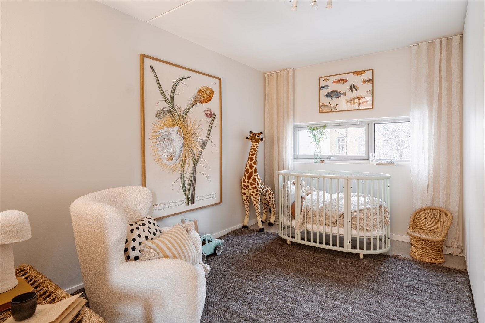 Soverom II - Romslig soverom ideelt som barnerom, gjesterom og/eller kontor - Kan også benyttes som hovedsoverom Galleribilde