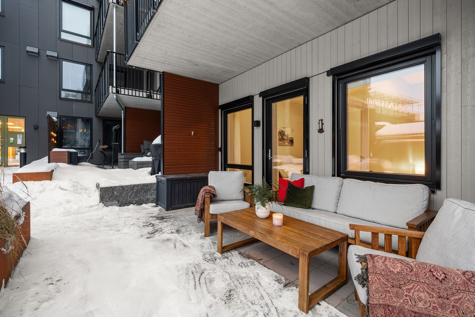 Uteplassen er delvis overbygd og er på ca. 11 kvm Galleribilde