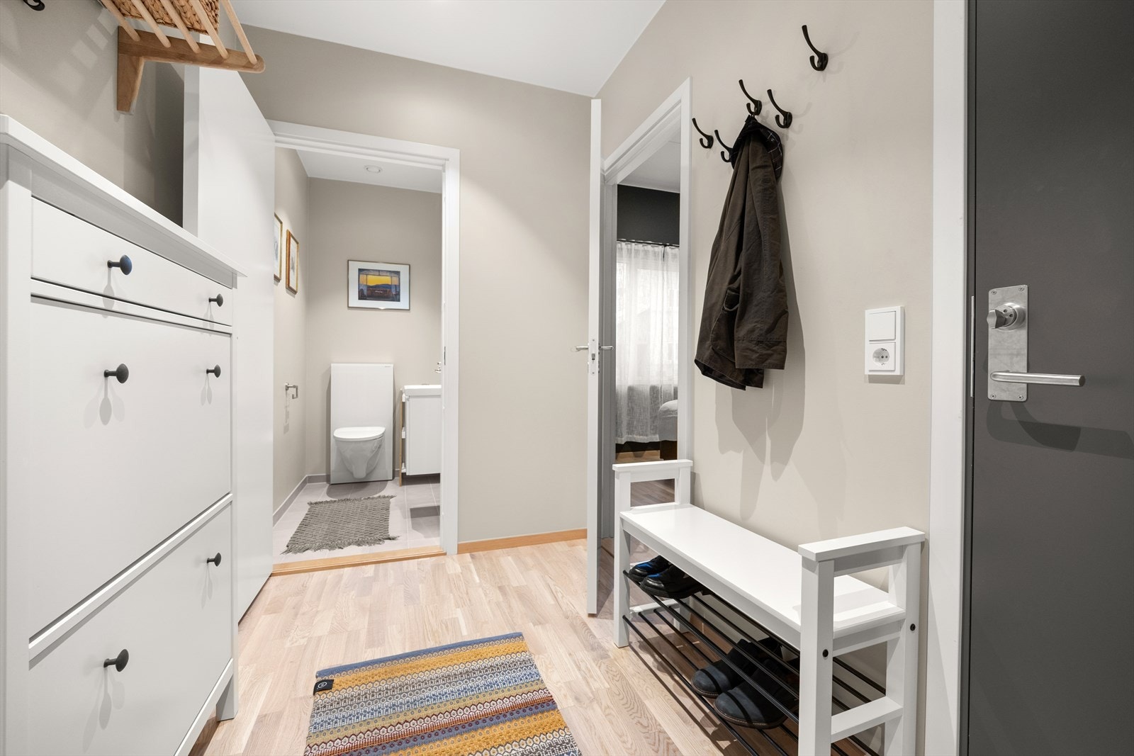 Lys og fin entré Galleribilde