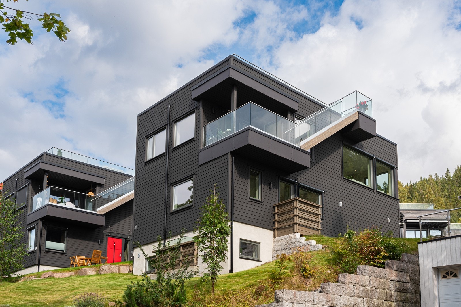 Moderne frittliggende enebolig fra 2019 - høyt og fritt beliggende på pynten av dette lille høydedraget! Galleribilde