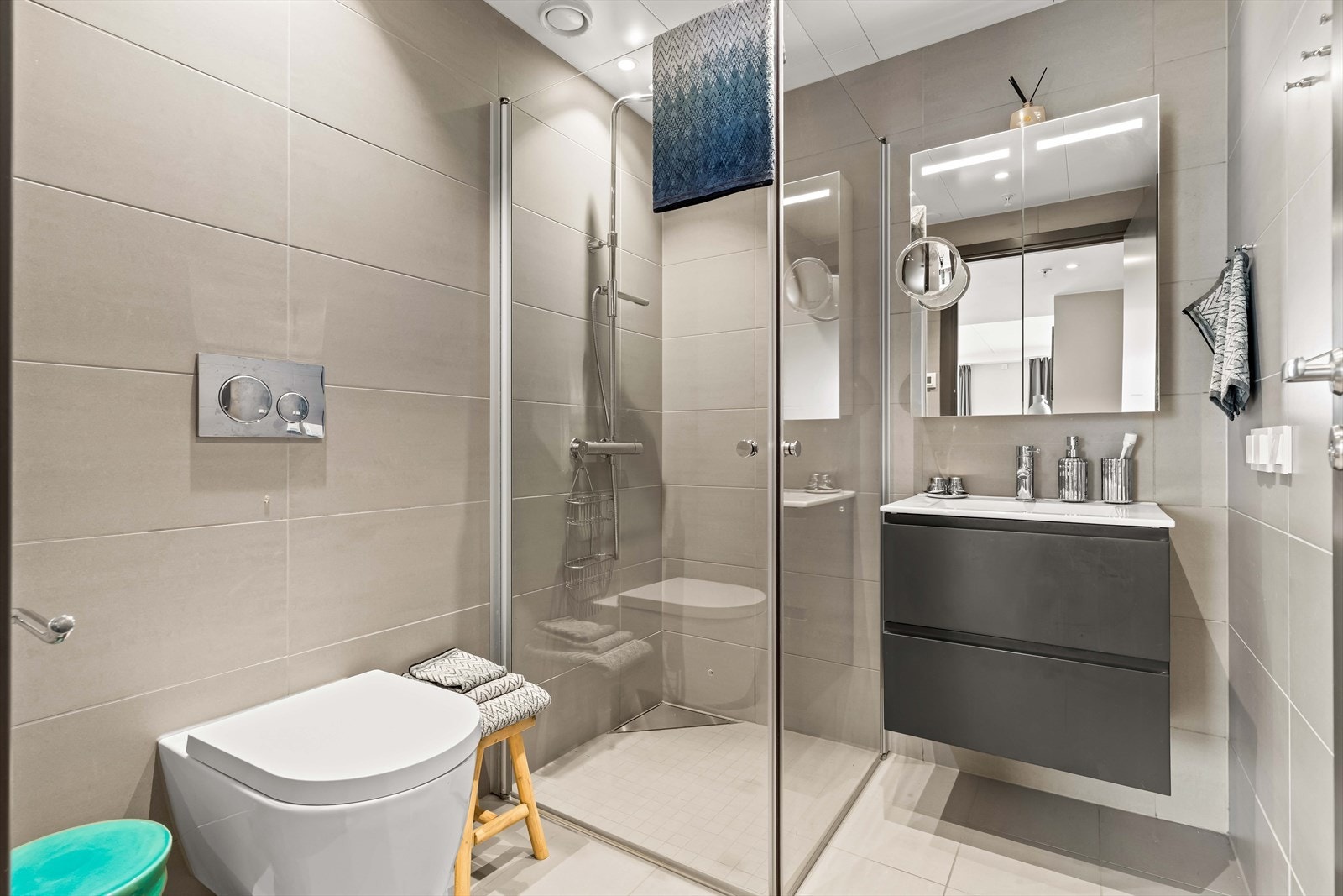 Baderom 2 ligger i tilknytning til hovedsoverommet. Galleribilde