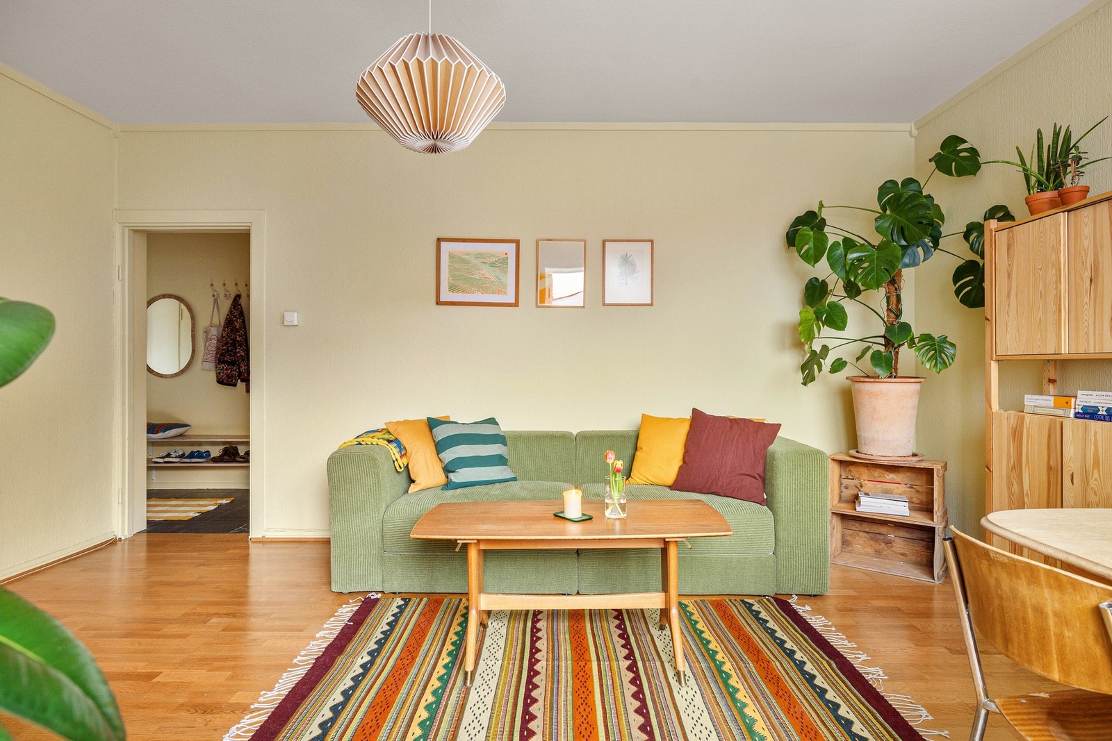 Størrelsen på rommet åpner opp for ulike bruks- og møbleringsmuligheter. Galleribilde