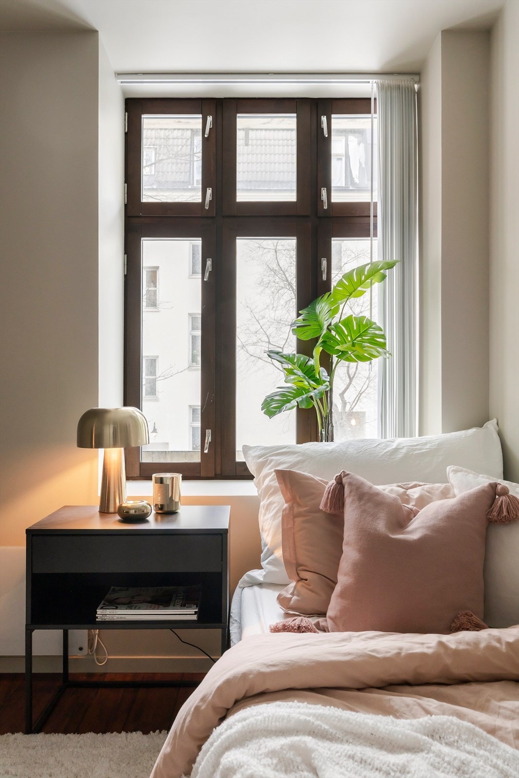 Soverommene har godt med lysinnslipp og lyse vegger, dette gjør at det blir en luftig romfølelse! Galleribilde