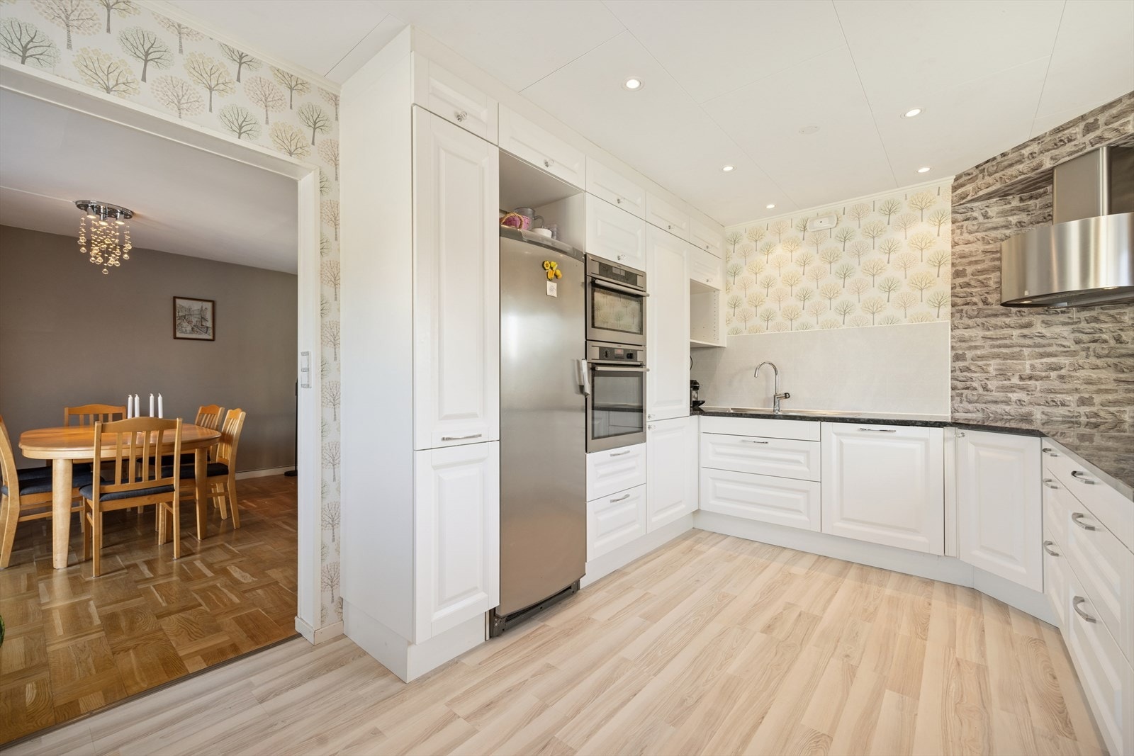 Pent kjøkken med innredning fra Aubo ble installert i 2014. Galleribilde