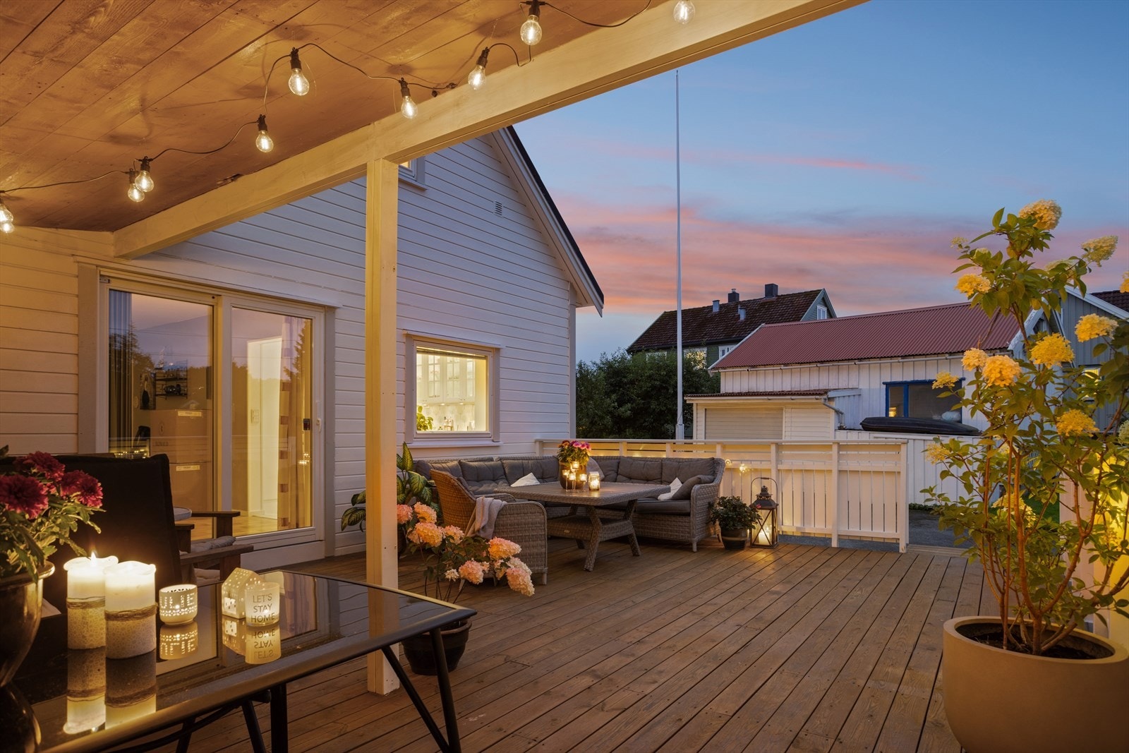 Flott uteplass på 43m² med delvis overbygg. Galleribilde