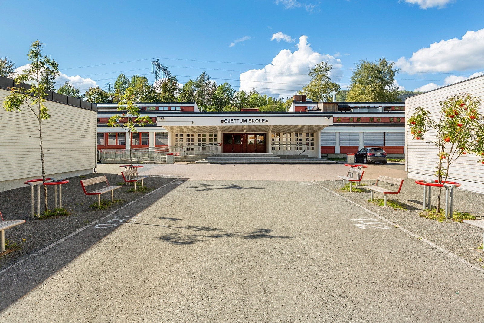 Gjettum skole er en av flere skoler som ligger innen gangavtand Galleribilde
