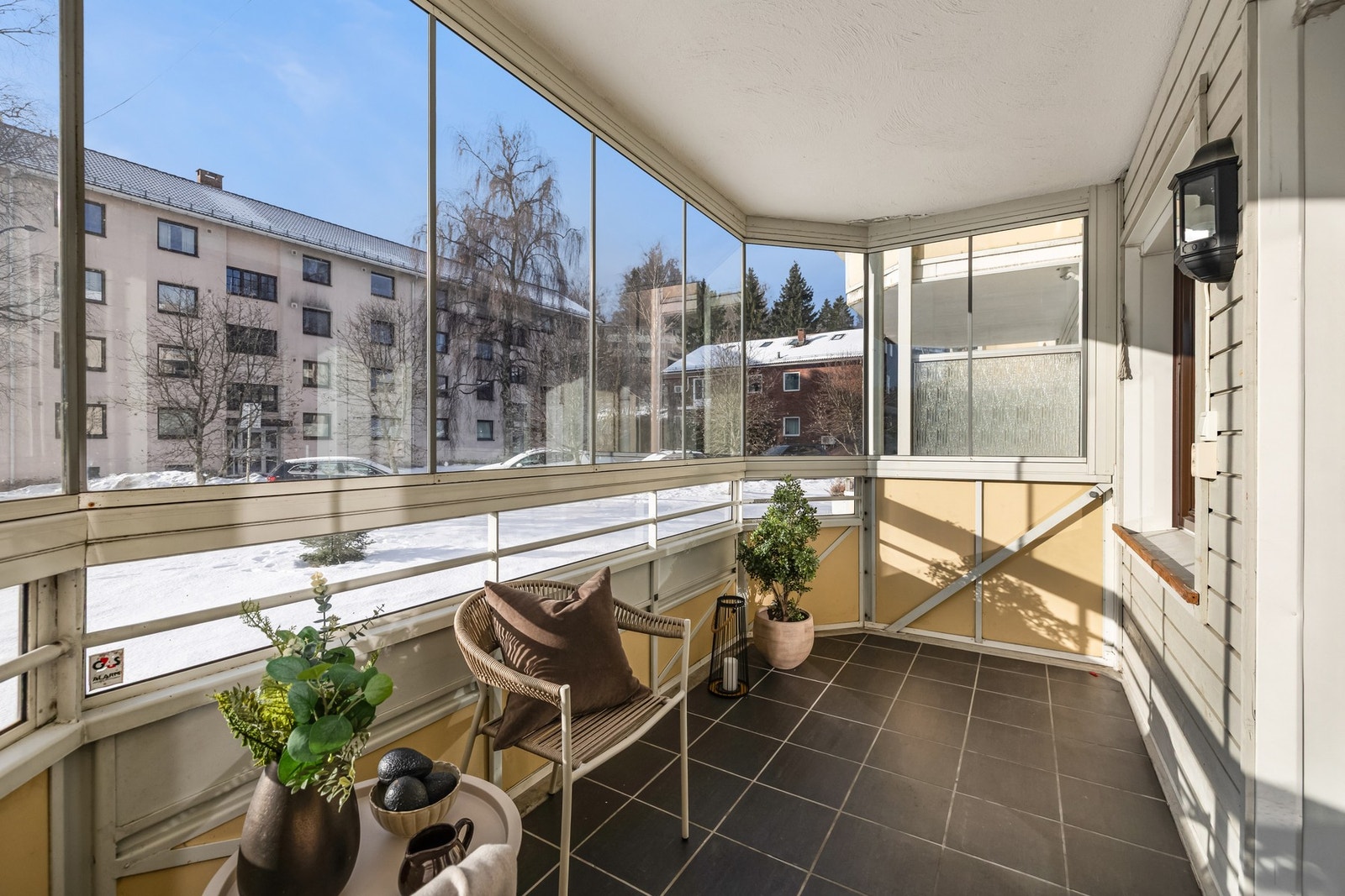 Dette er en herlig forlengelse av leiligheten som kan benyttes store deler av året. Galleribilde