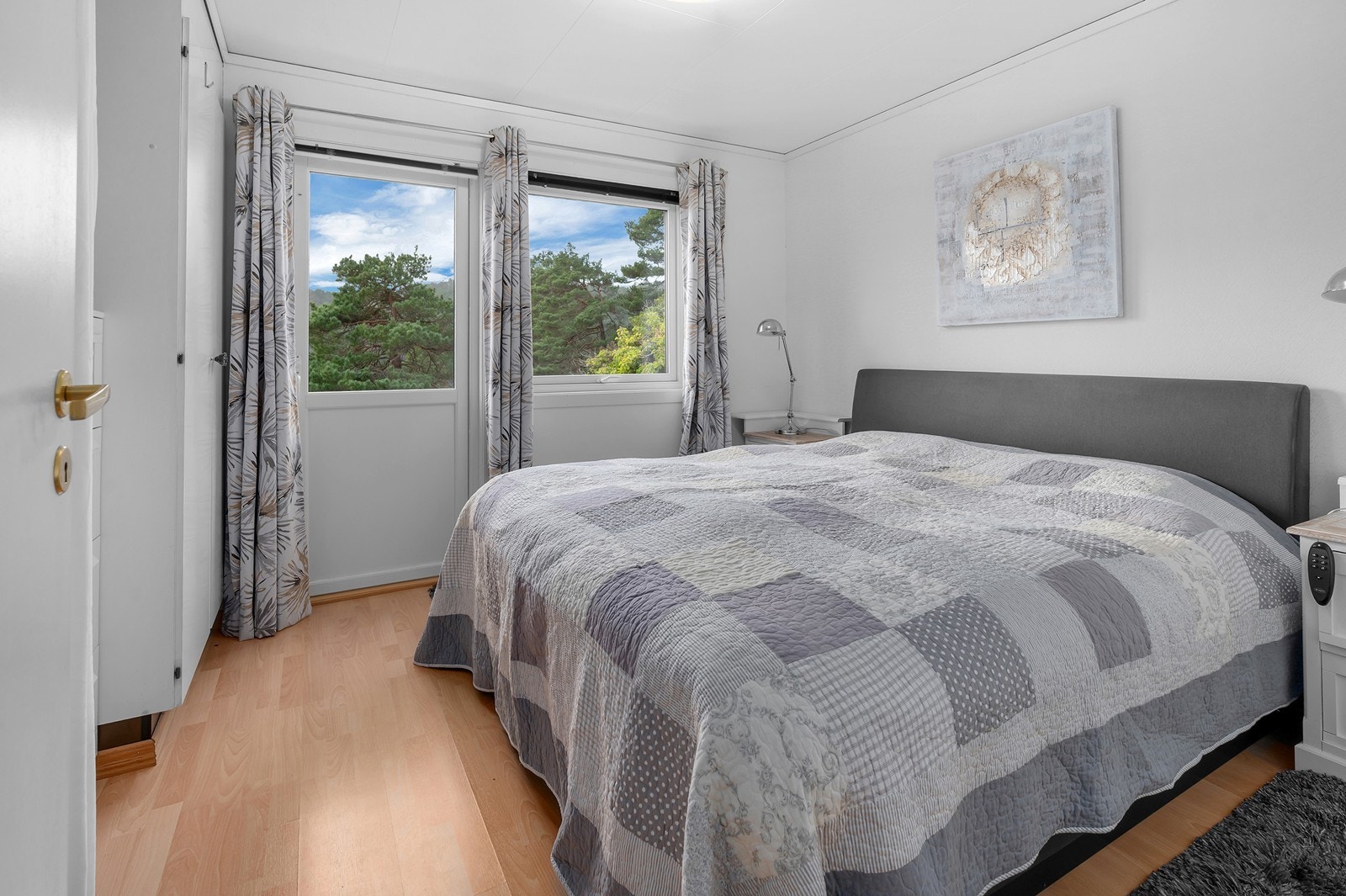 Soverom nr. 2 med direkte adgang til veranda. Galleribilde