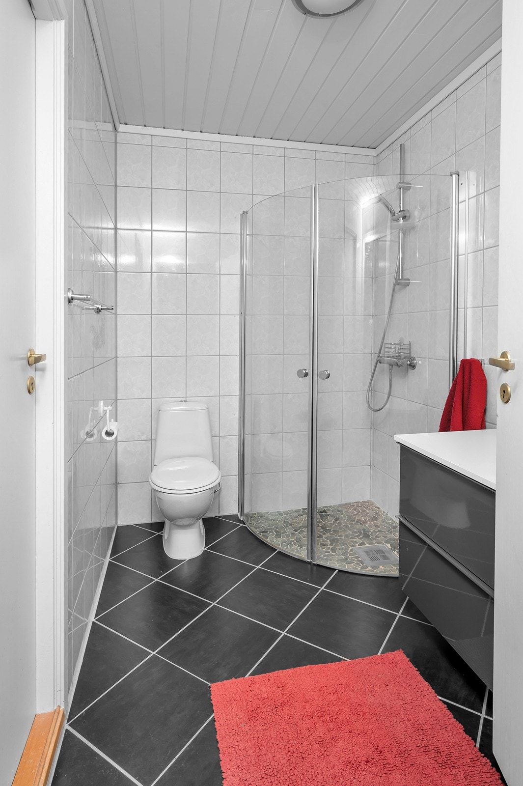 Bad på 1 plan er pusset opp i ca. 2007-2008. Galleribilde