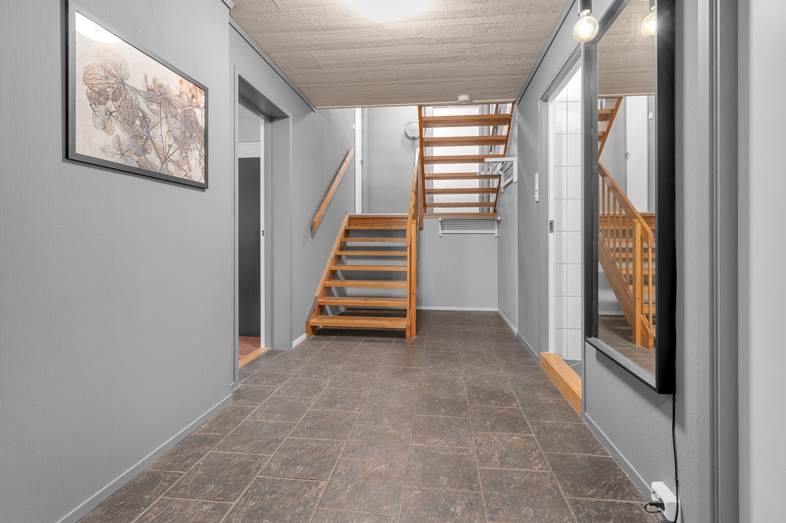 Romslig gang plan 1. Varmekabler i gulv. Galleribilde