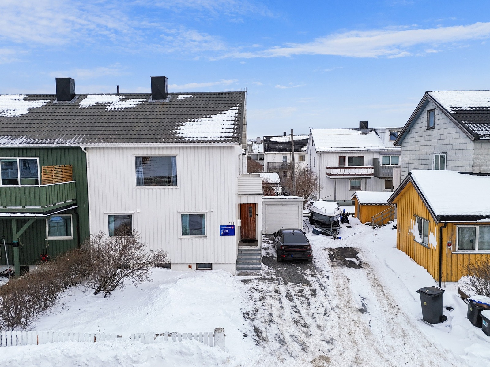 Innholdsrik halvpart av tomannsbolig med attraktiv, sentrumsnær beliggenhet i Vestbyen. Moderniseringsbehov. Galleribilde