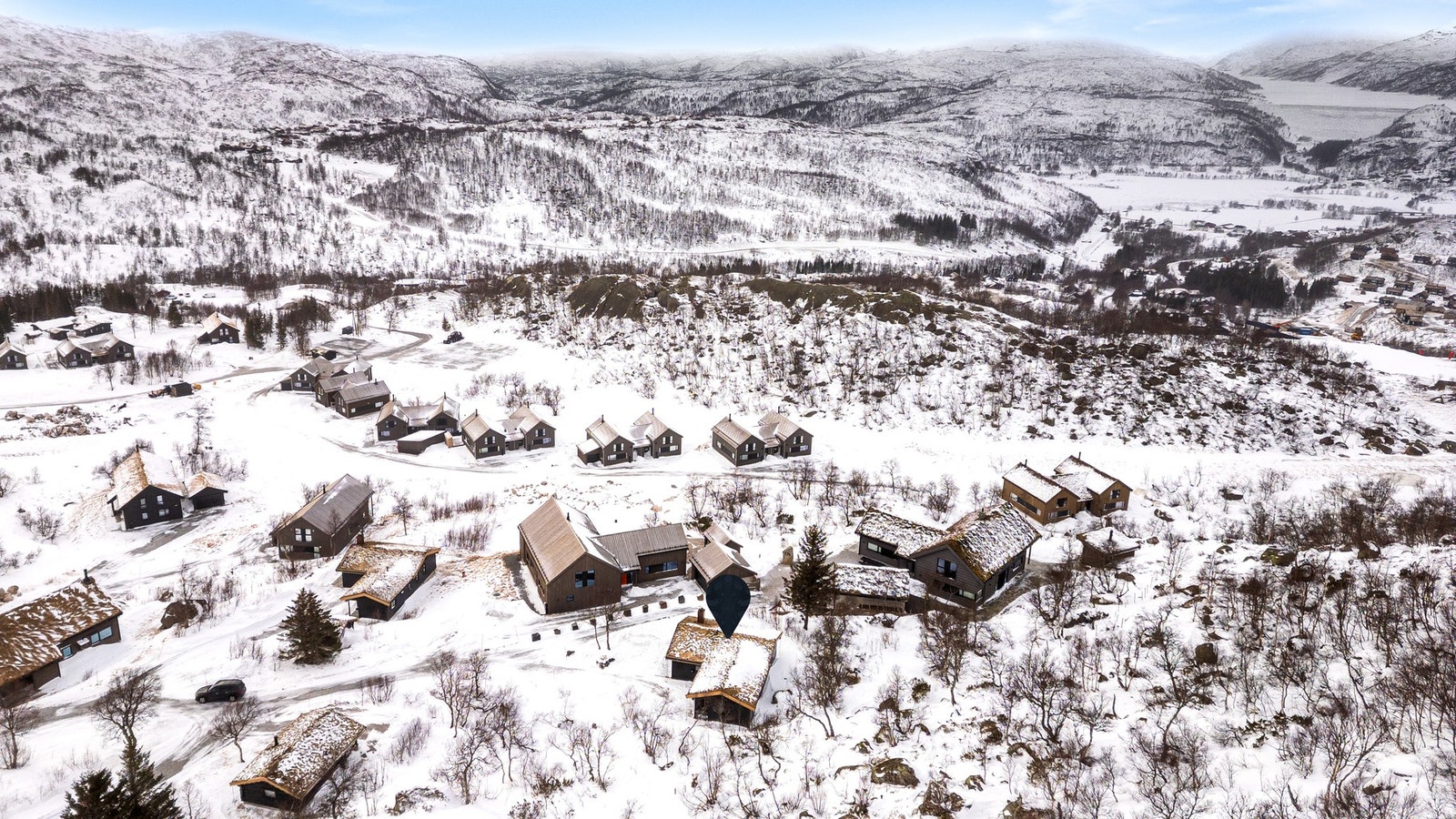 Dagligvarebutikk finner du kun en 10 minutters kjøretur fra hytten. Galleribilde