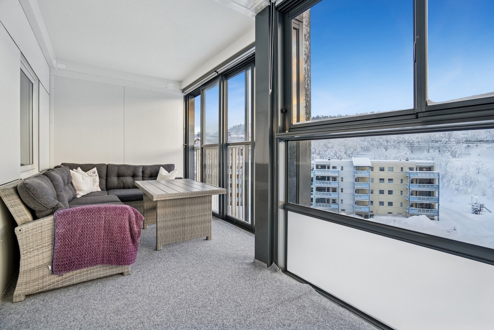 Stort balkong/vinterhage. Galleribilde