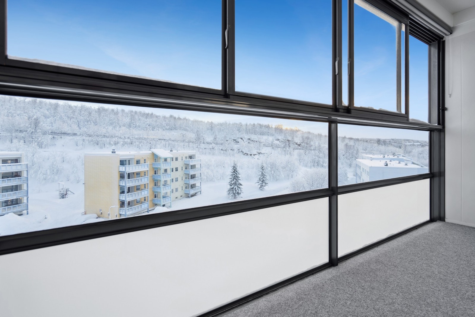 Fine solforhold på dagtid. Galleribilde