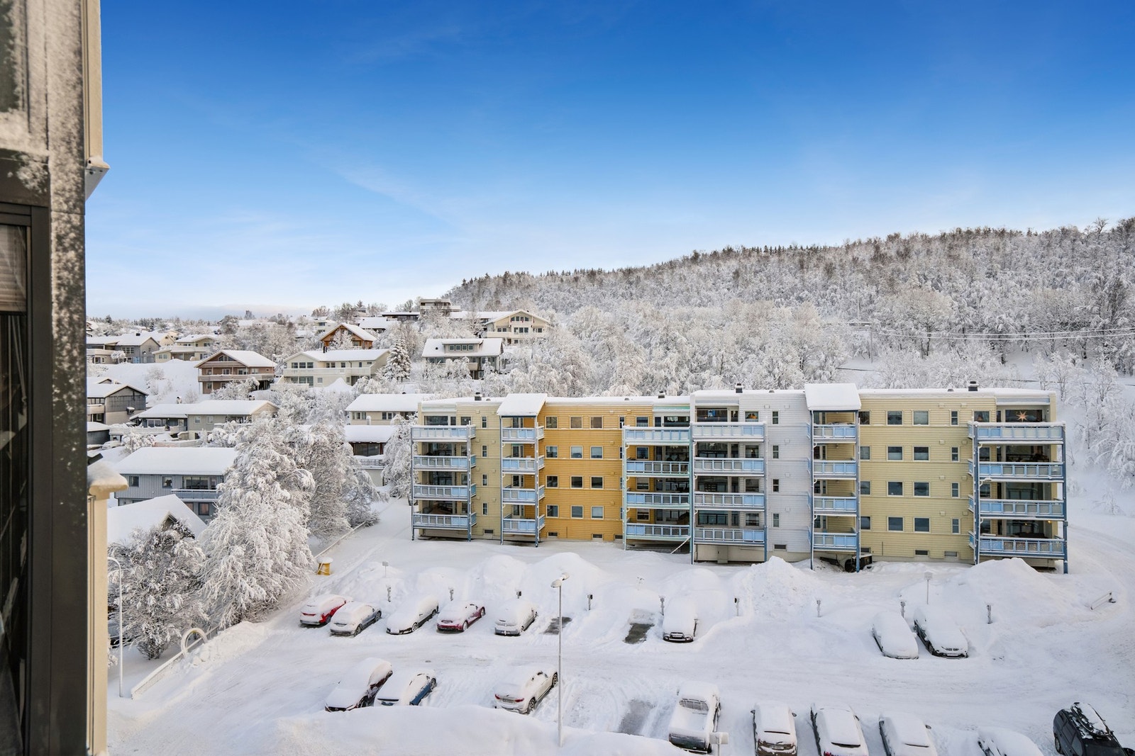 Utsikt fra balkog/stue. Galleribilde