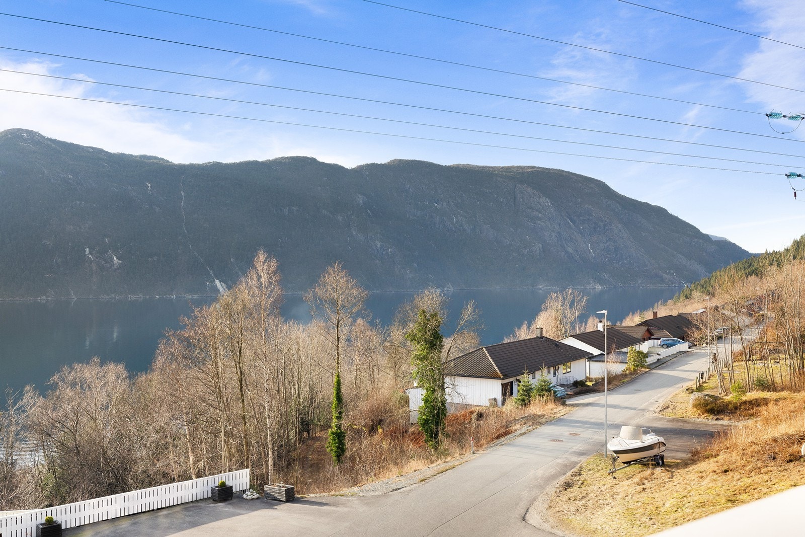 Melslia er et etablert boligfelt med barnevennlige og rolige forhold Galleribilde