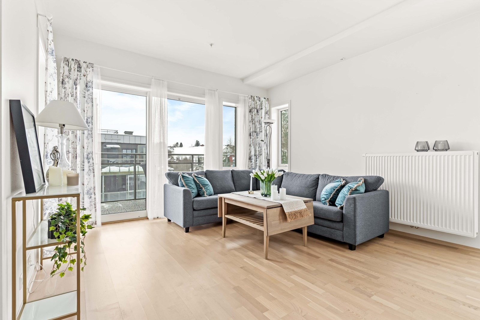 Stuen er leilighetens naturlige samlingspunkt. Galleribilde