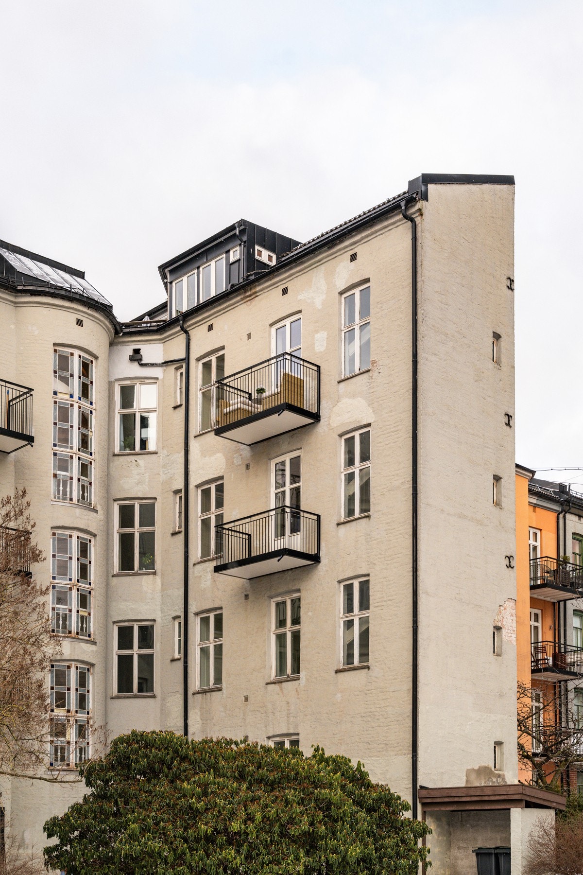 Leiligheten har en meget god intern beliggenhet i bygårdens 4. etasje. Galleribilde