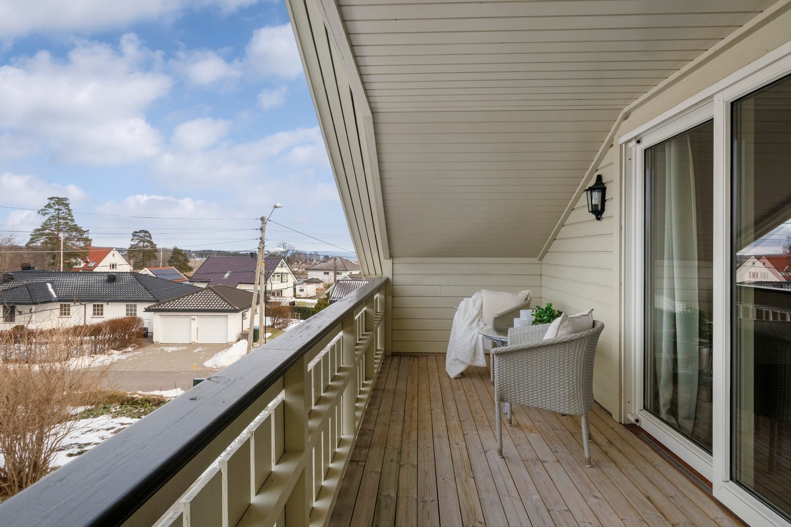 Balkongen er på ca. 7 kvm. Galleribilde