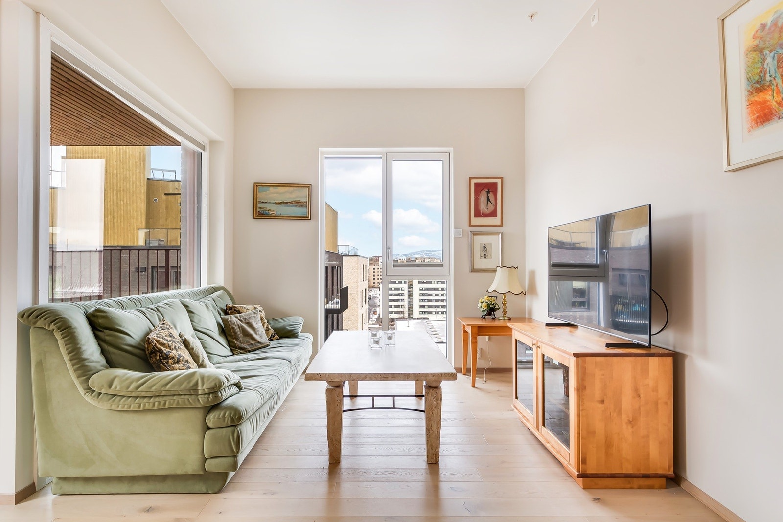 Det er god plass til å innrede med tv-stue Galleribilde