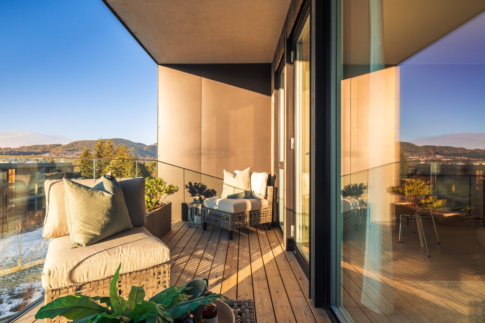 - Her er det hyggelig utsyn mot parken og gode solforhold - Galleribilde