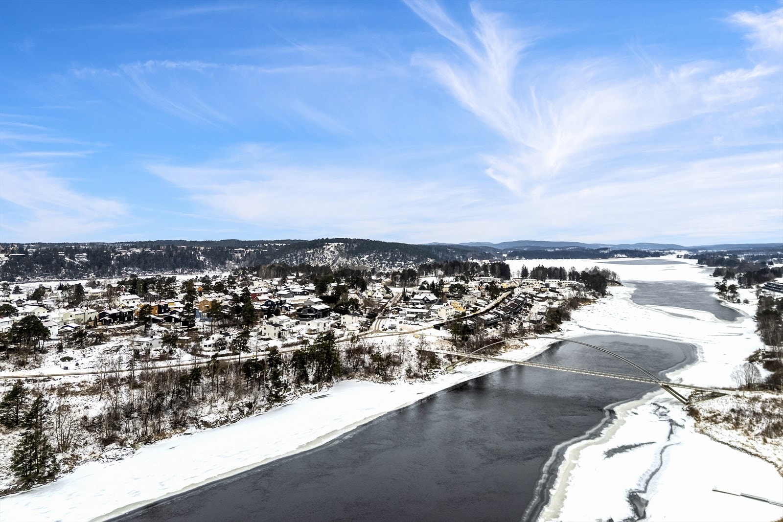 Vakker vinterdag i nabolaget Galleribilde