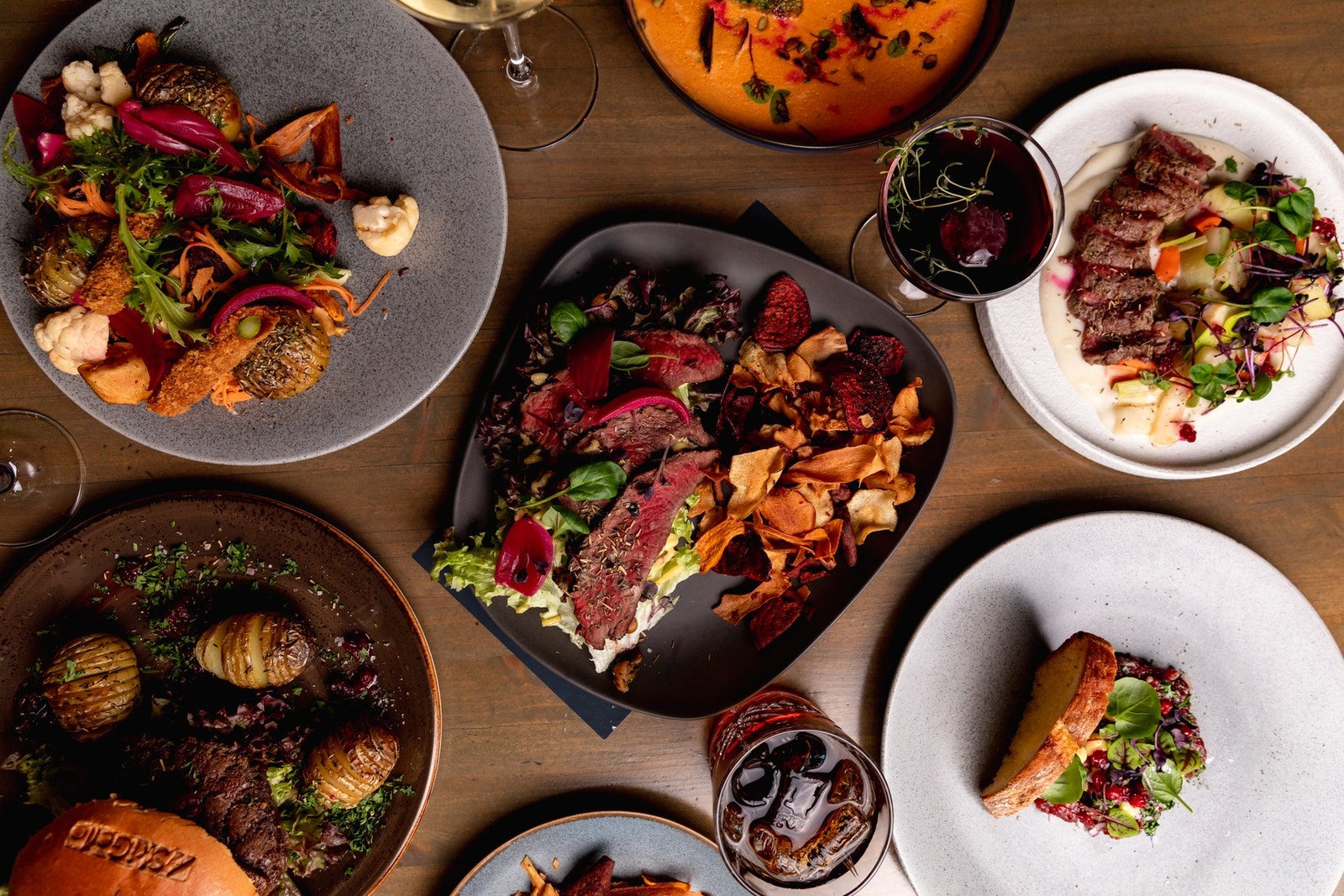 Foto Paul Arthur Lockhart/ Kikut Bistro Galleribilde