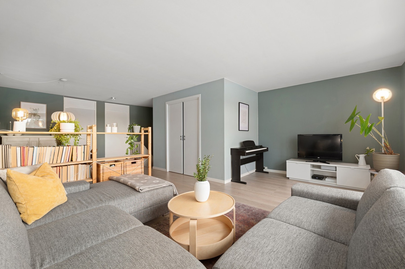 Leiligheten har en flott beliggenhet i Skjetlein borettslag. Rolig og barnevennlig nabolag. Galleribilde