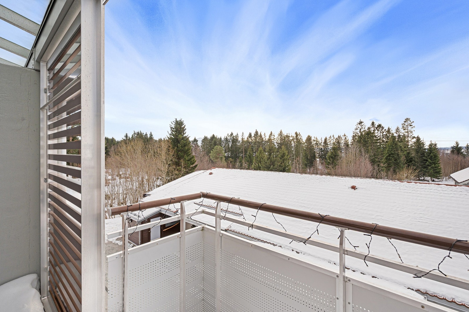 Balkong er skermet for innsyn. Galleribilde