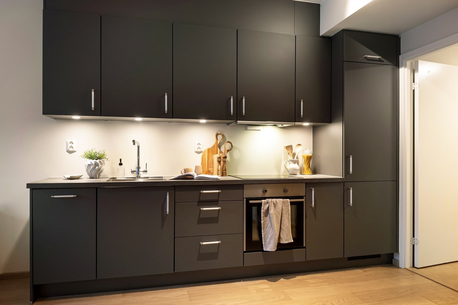 Integrerte hvitevarer medfølger. Galleribilde